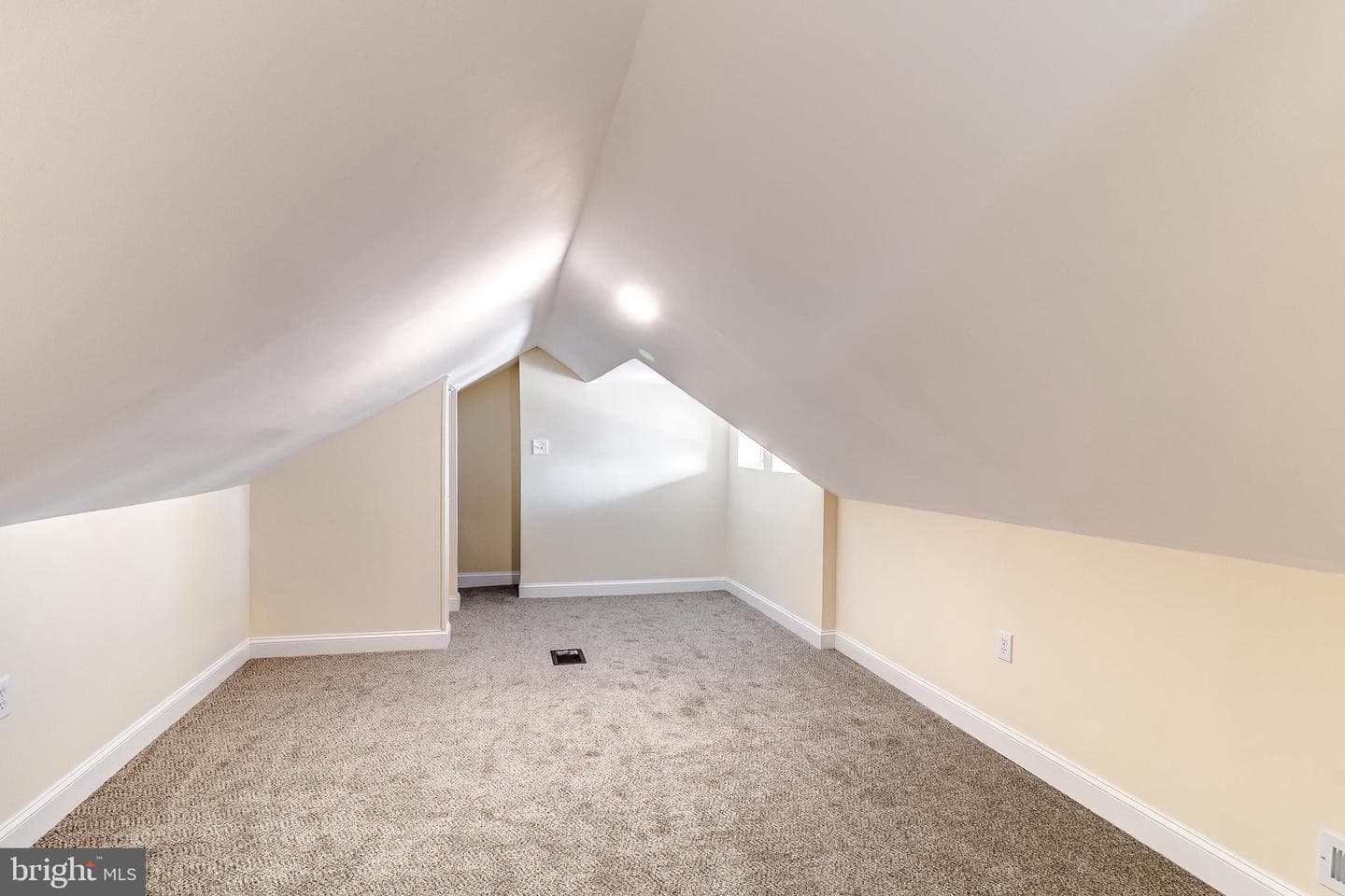 300 Lorraine Avenue photo 22
