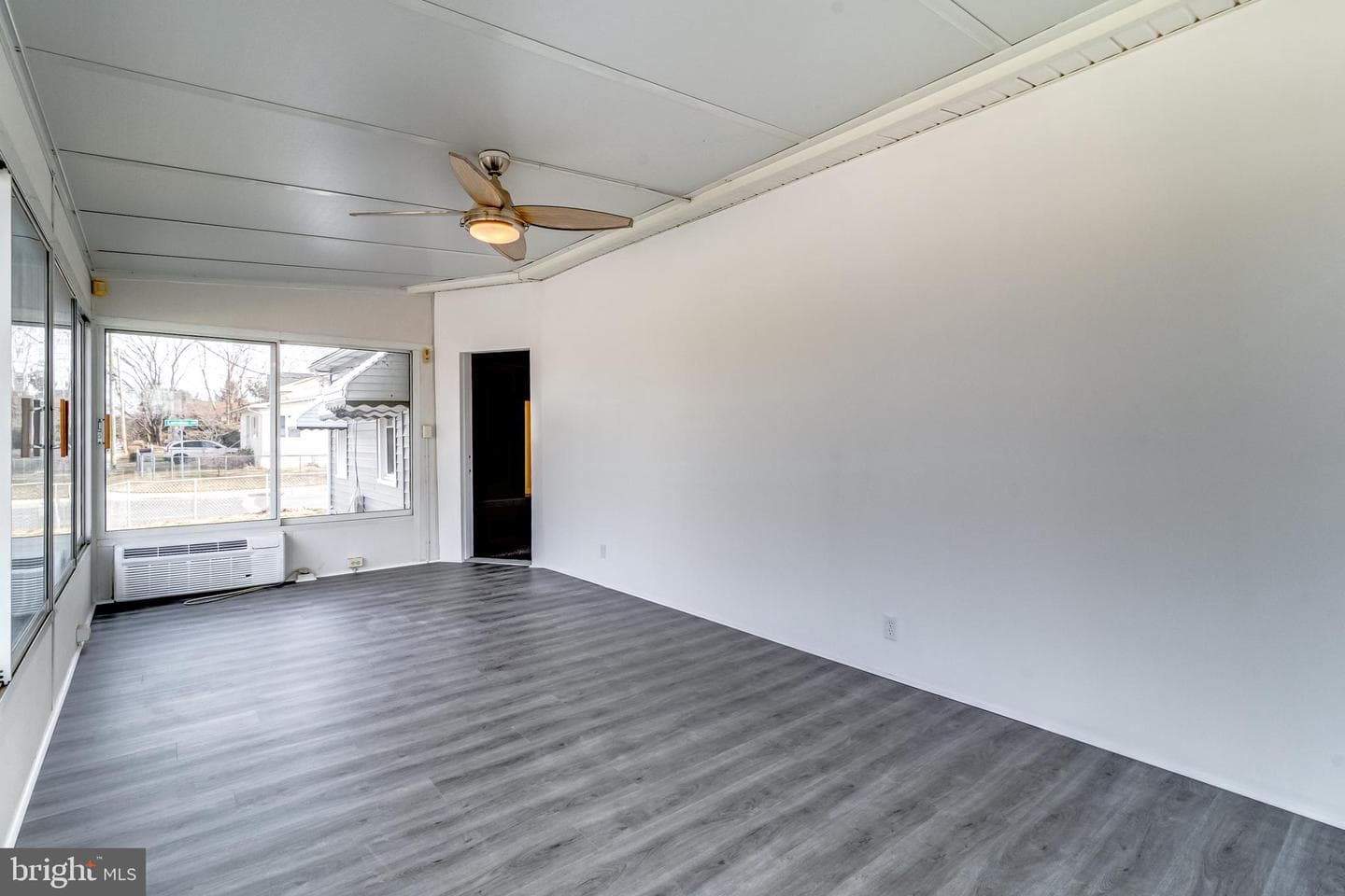 300 Lorraine Avenue photo 9