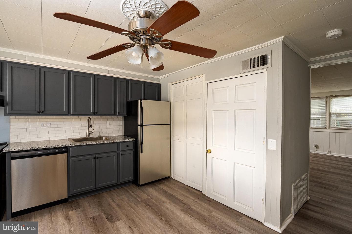 3167 Bero Road photo 6
