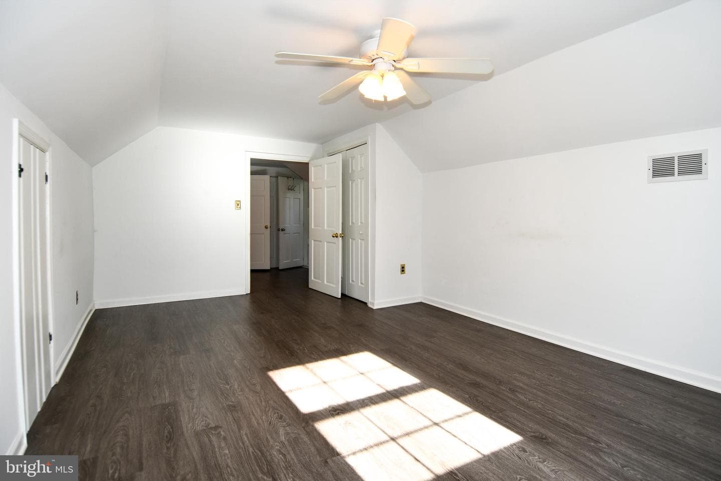 7907 Oakdale Avenue photo 22