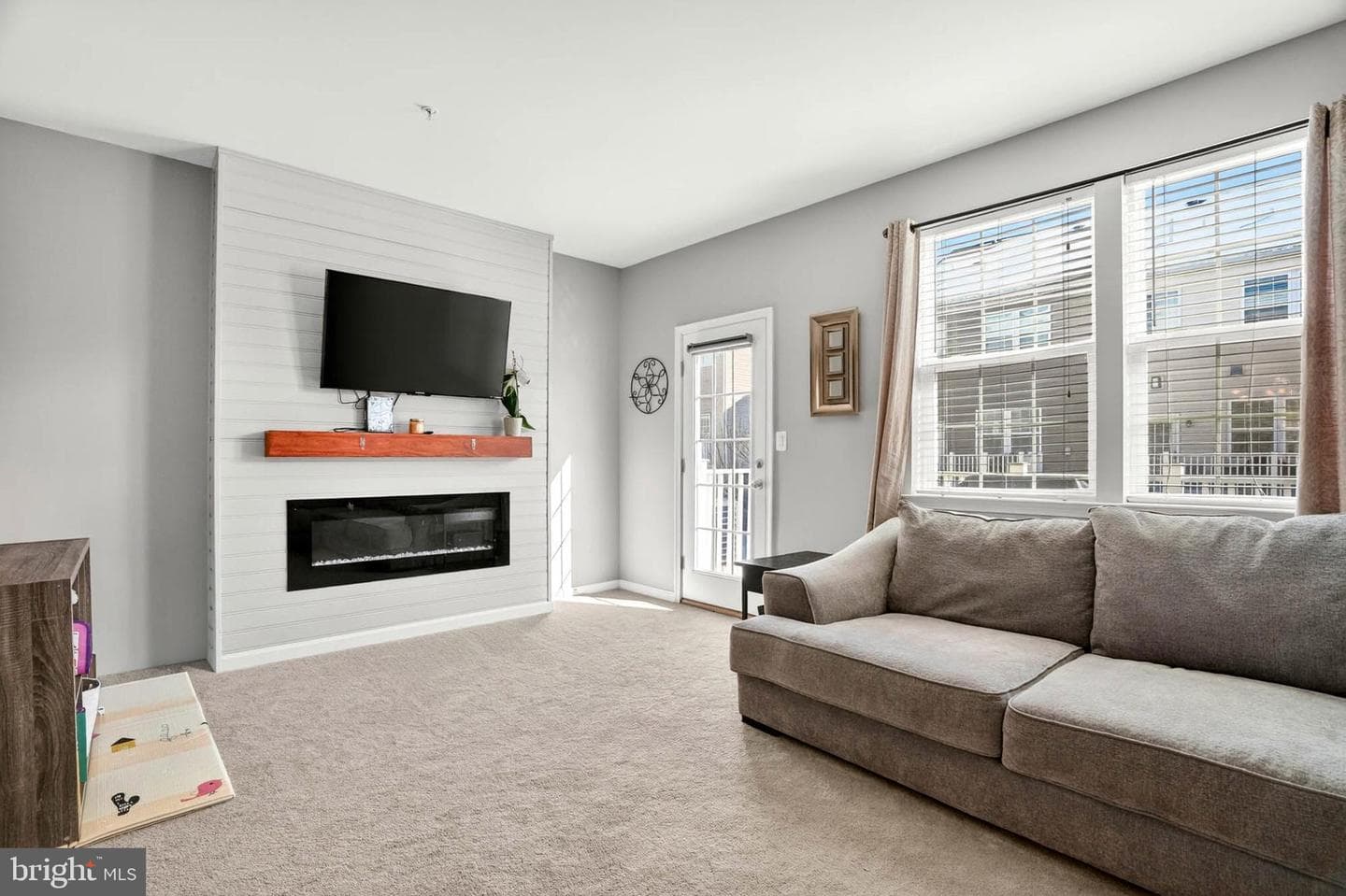 331 Paladium Court photo 10