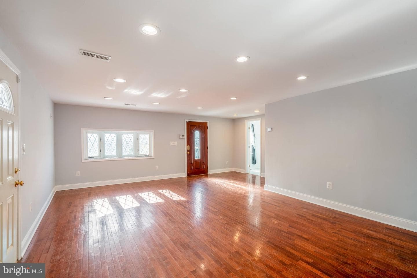 104 Ridge Avenue photo 23