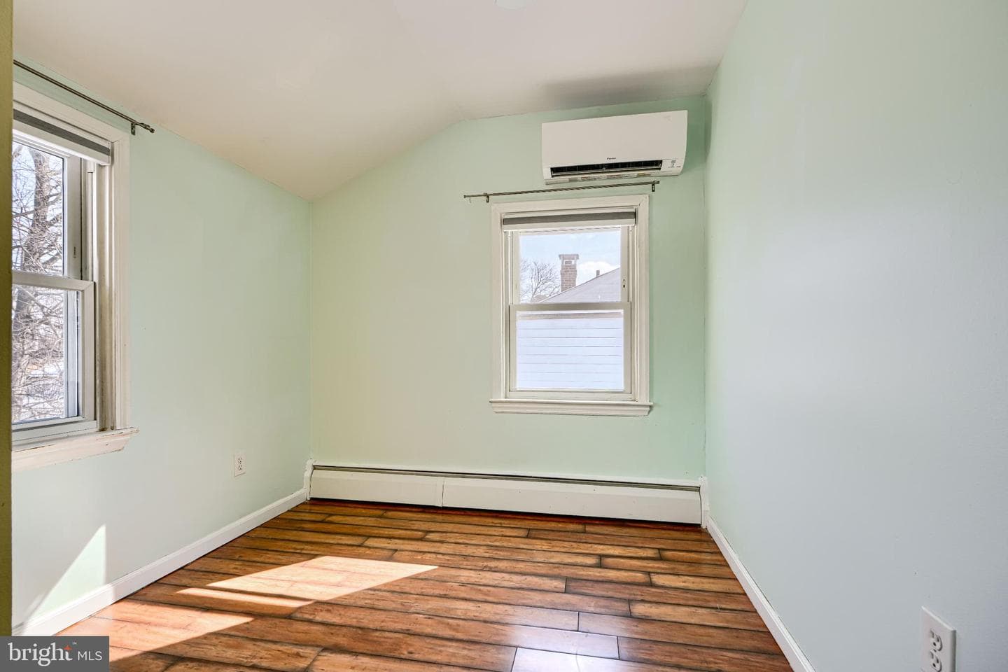 1200 Seven Oaks Road photo 9