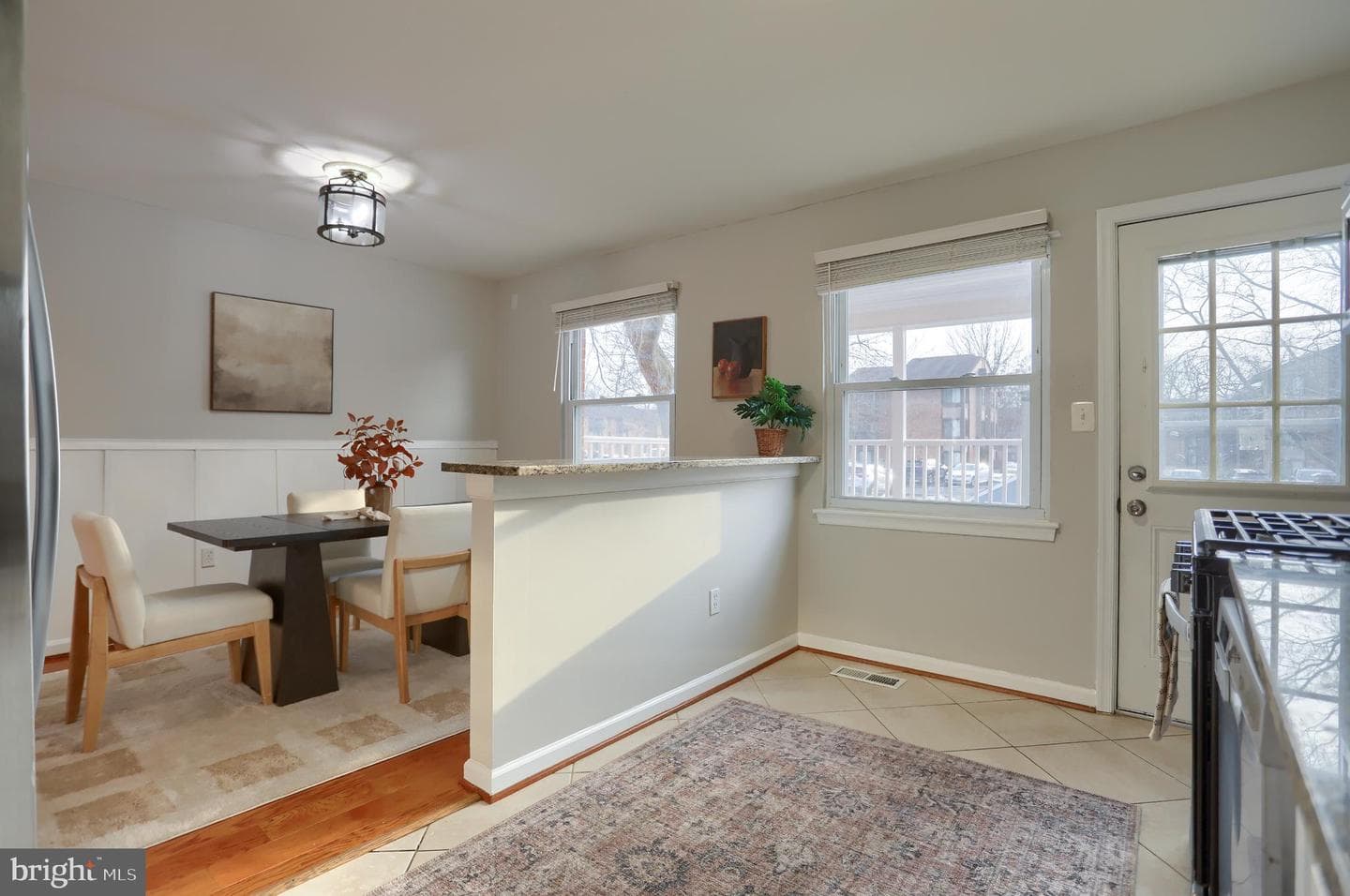 762 Seawall photo 12