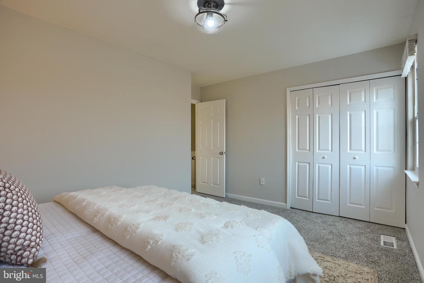 762 Seawall photo 15