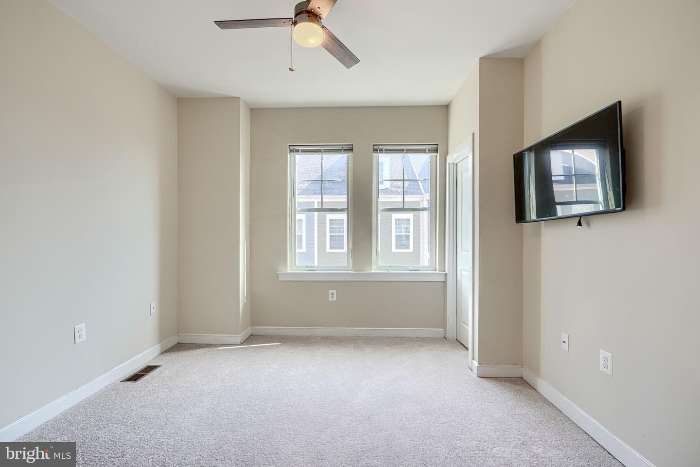 305 Davage Lane photo 25