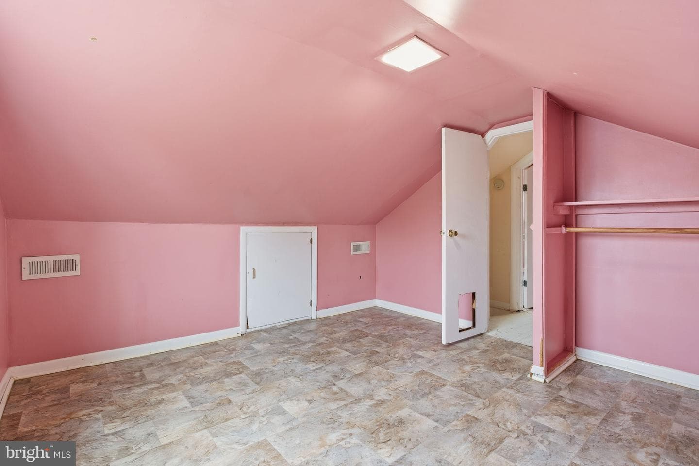 202 S Woodwell Road photo 19