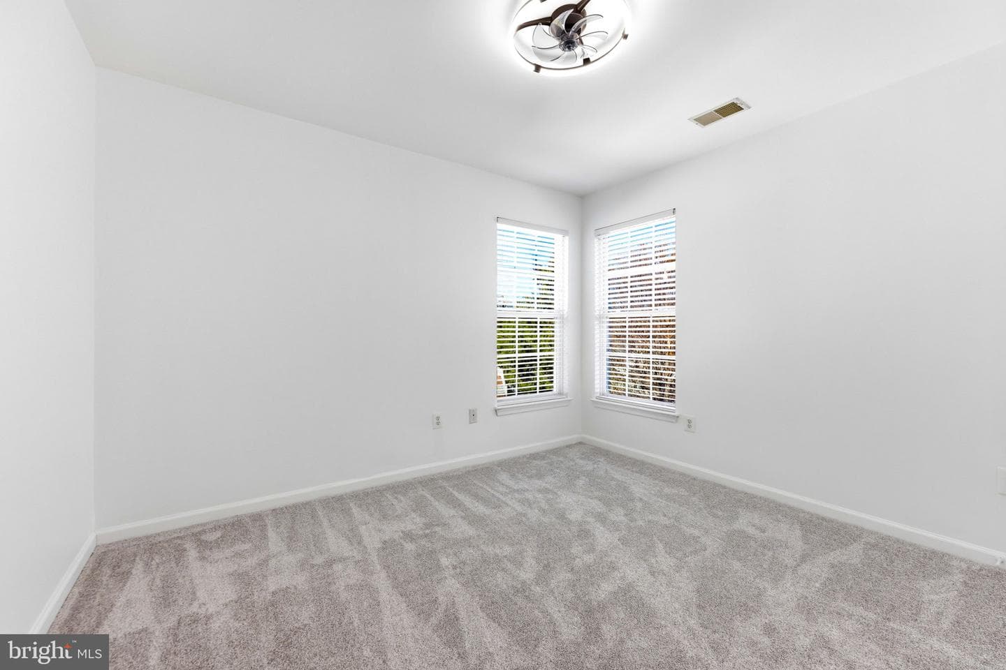 834 Crystal Palace Court photo 31