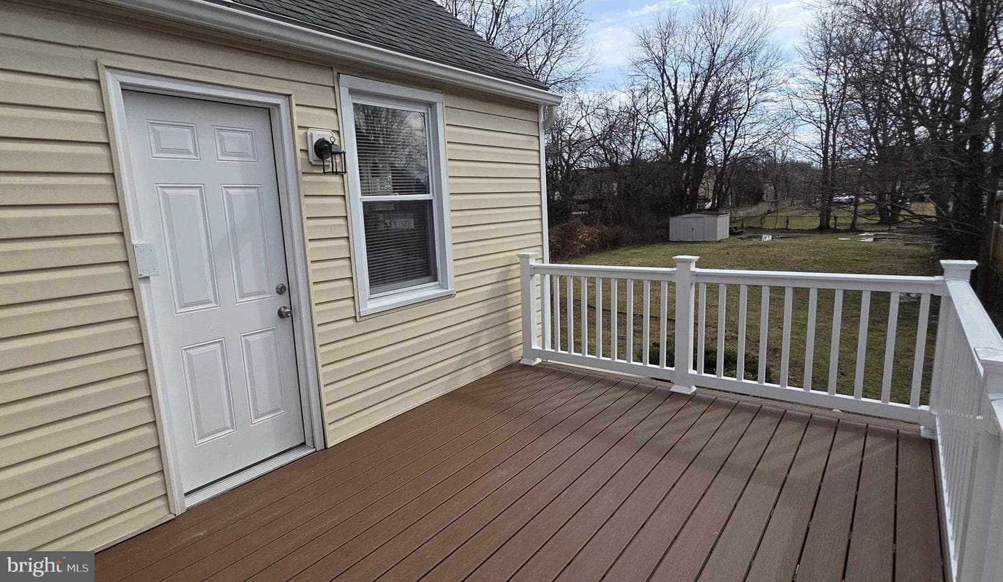 2329 Foster Avenue photo 12