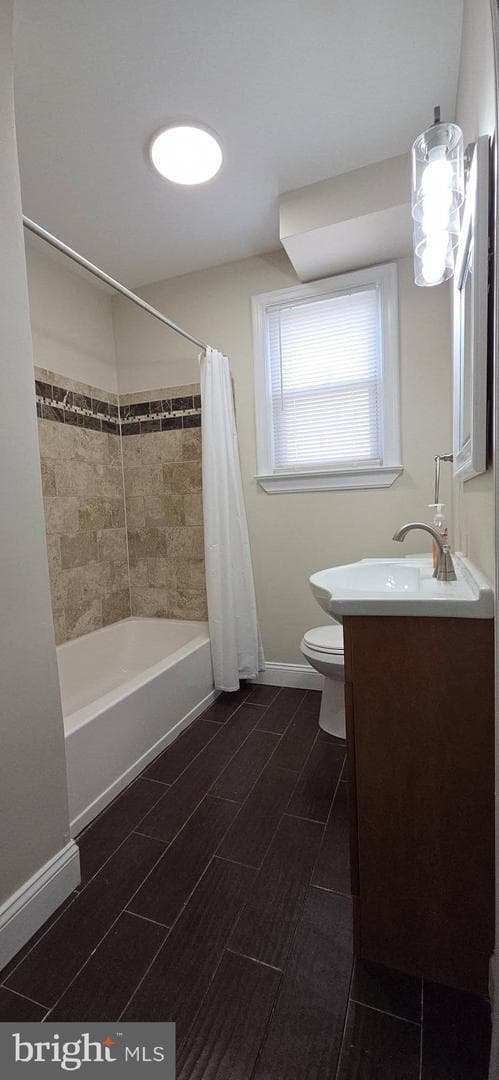 2329 Foster Avenue photo 25