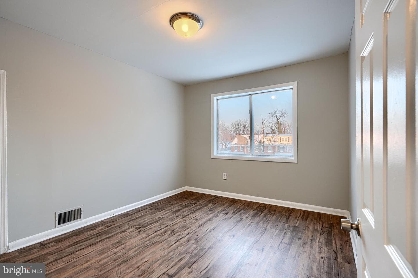 402 Chestnut Court photo 30