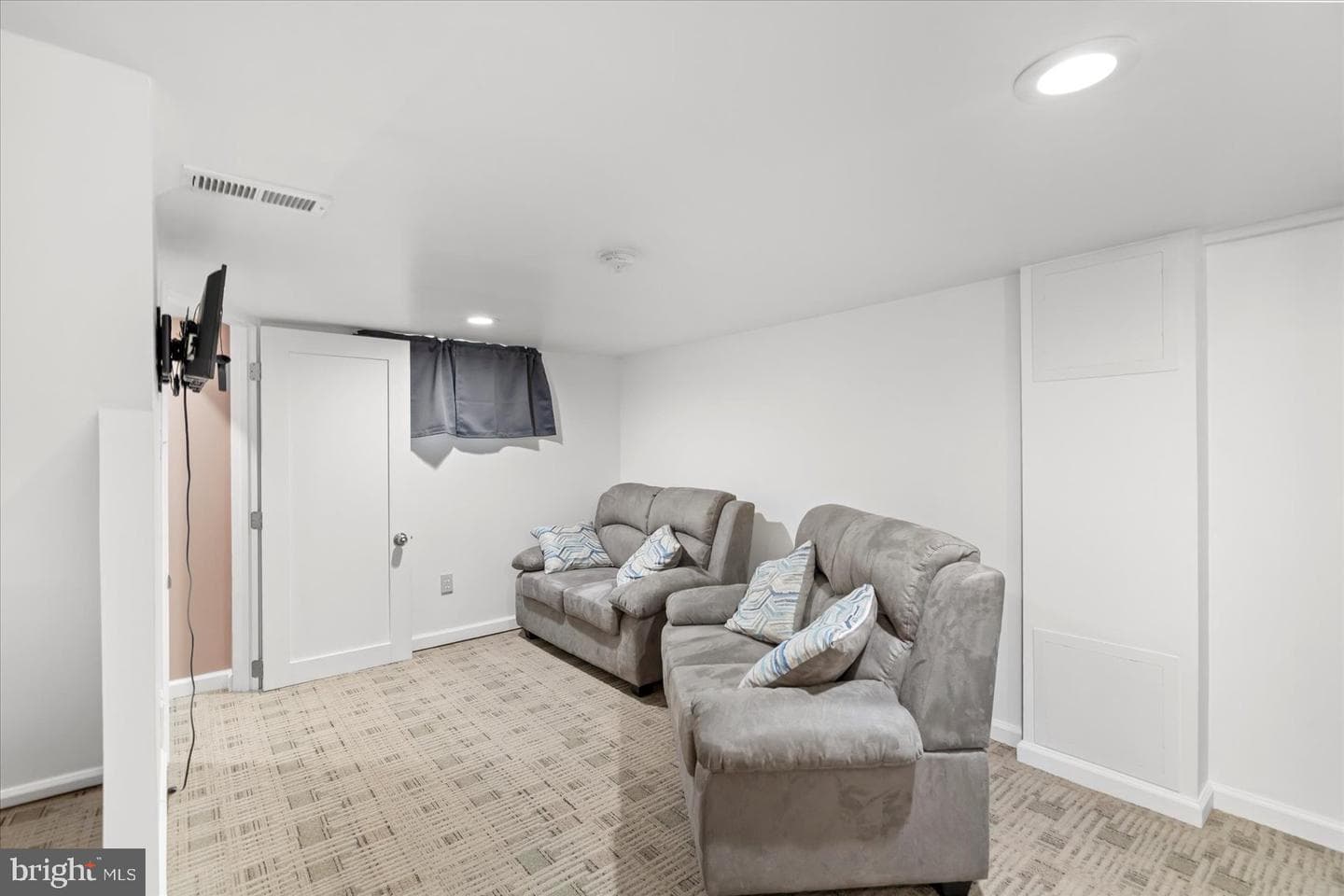 1818 Maxwell Avenue photo 37