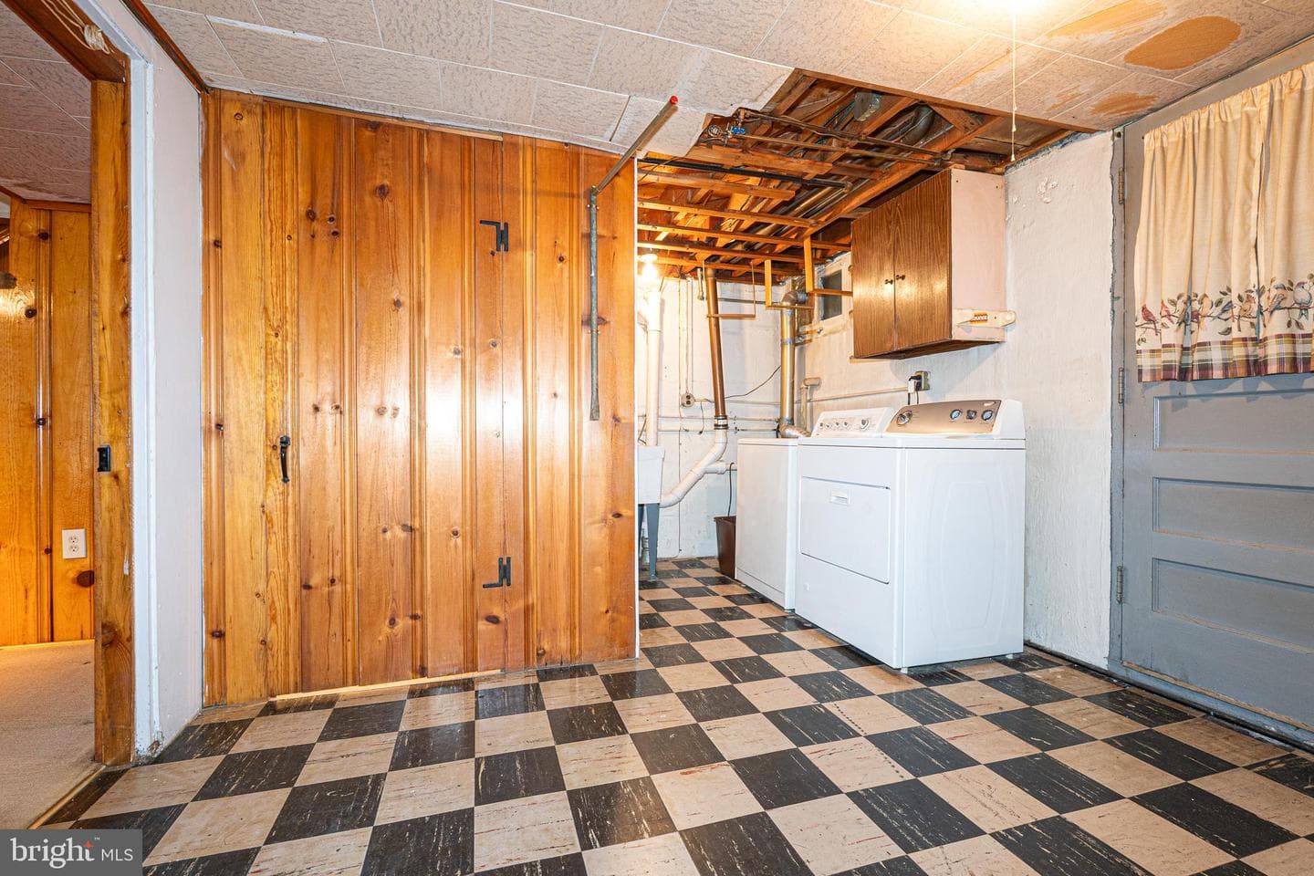 2734 Plainfield Road photo 23