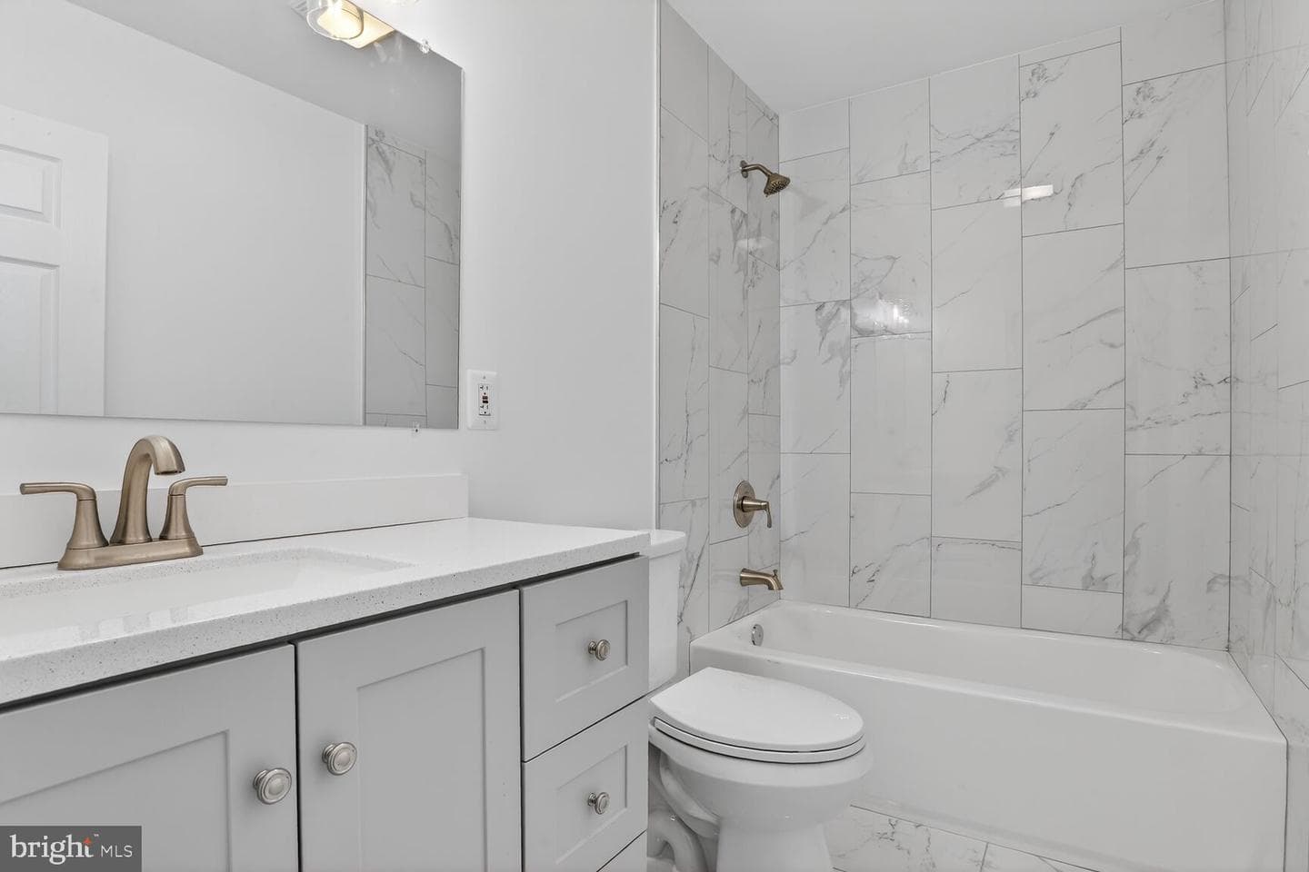 2932 Manns Avenue photo 6