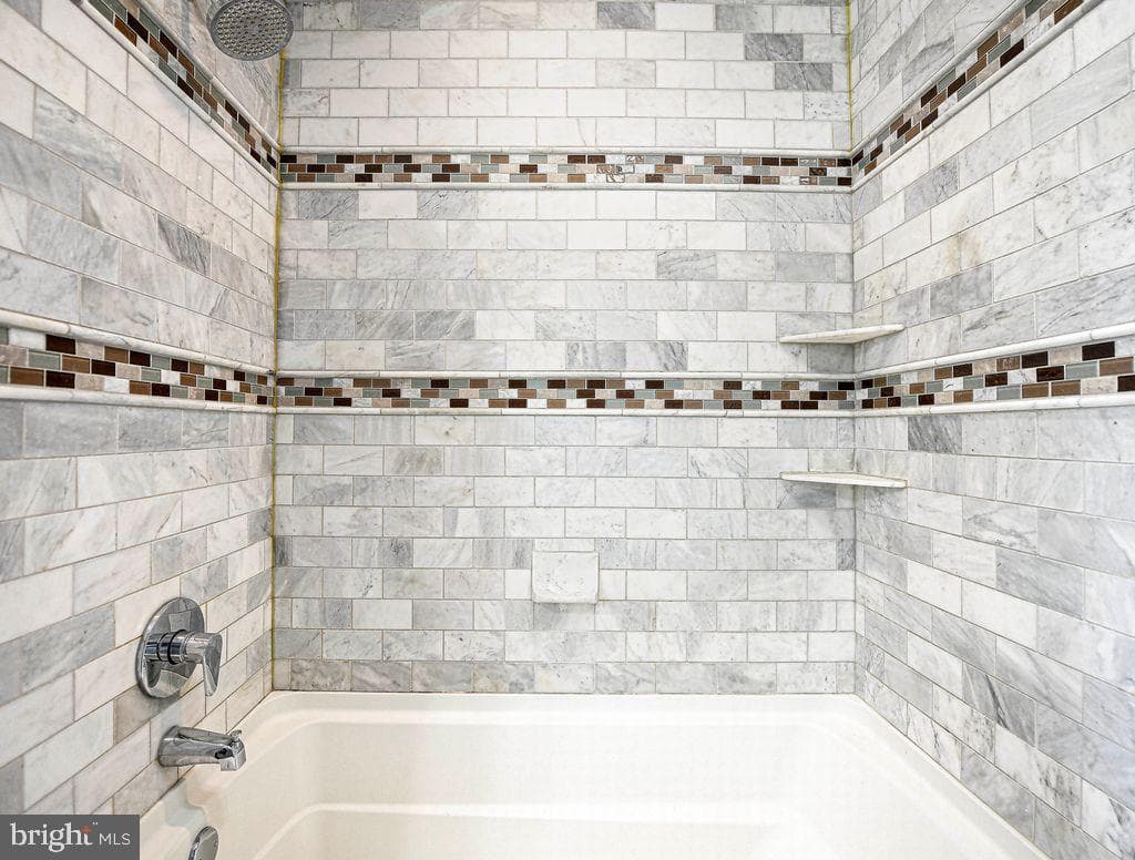 8007 Sagramore Road photo 27