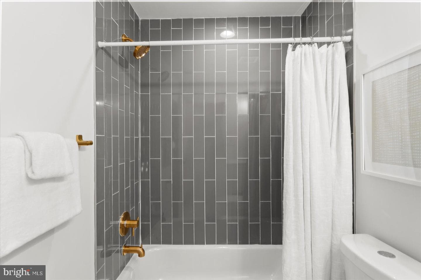 917 Gladway Road photo 33