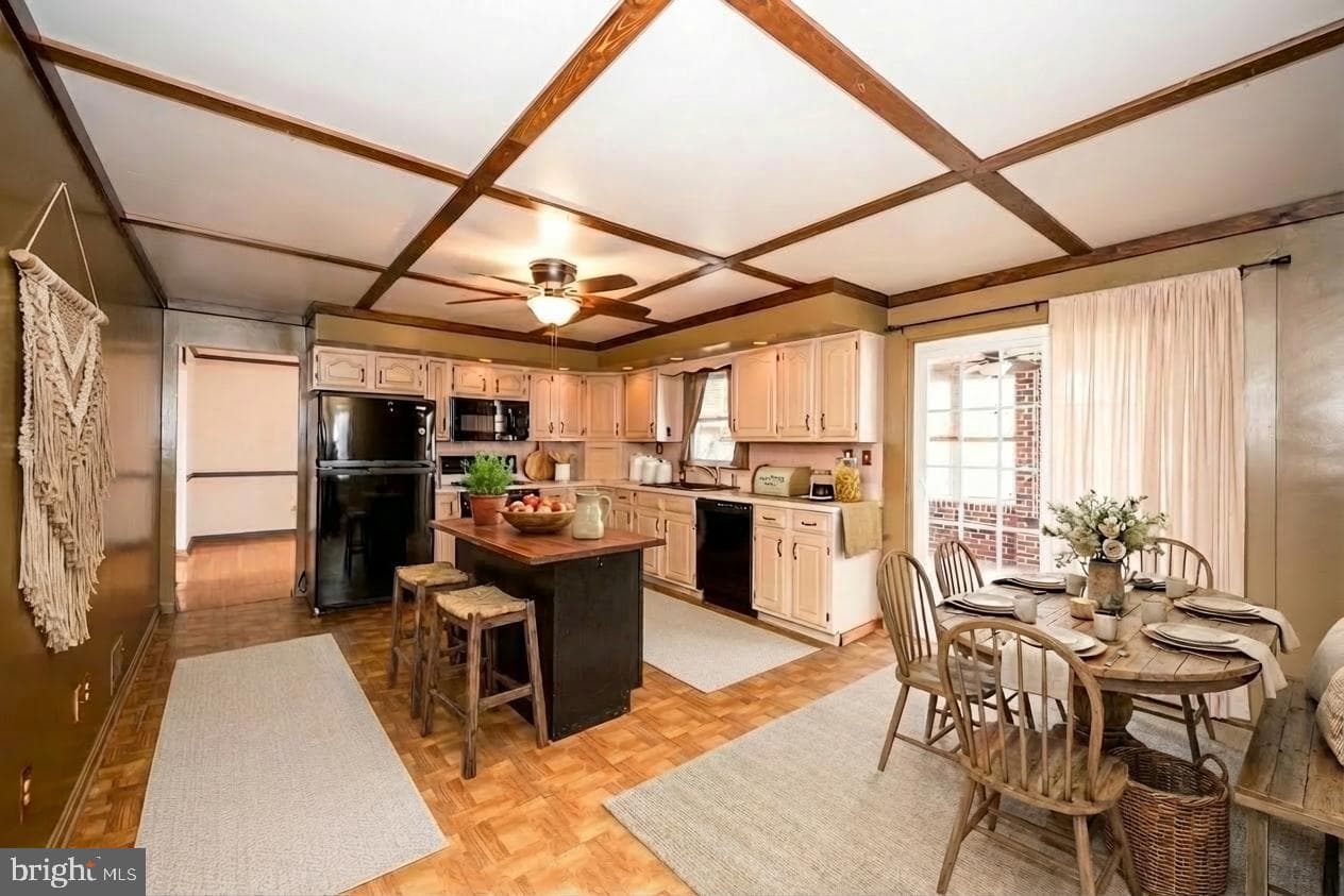 4300 Camellia photo 17