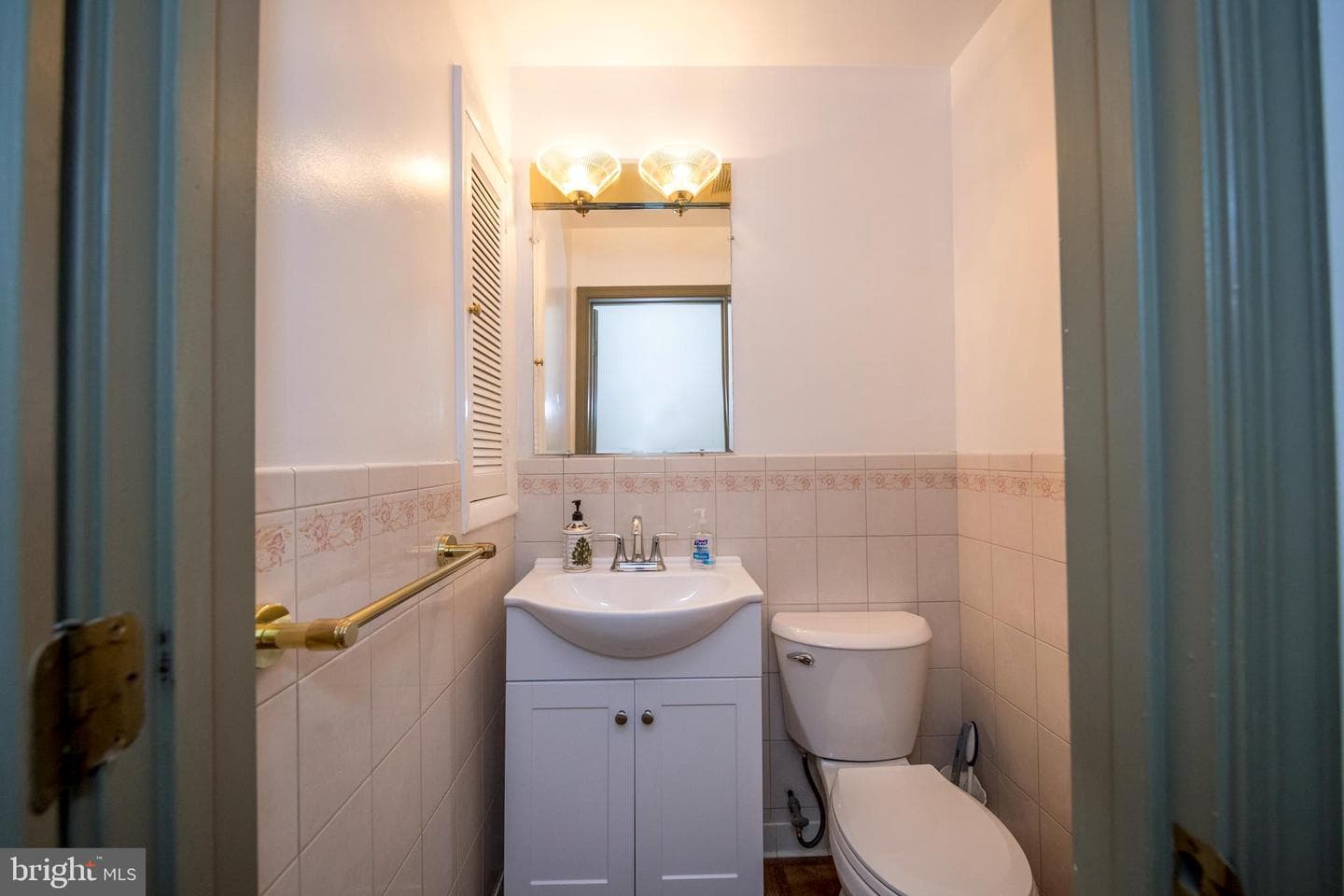 4300 Camellia photo 22