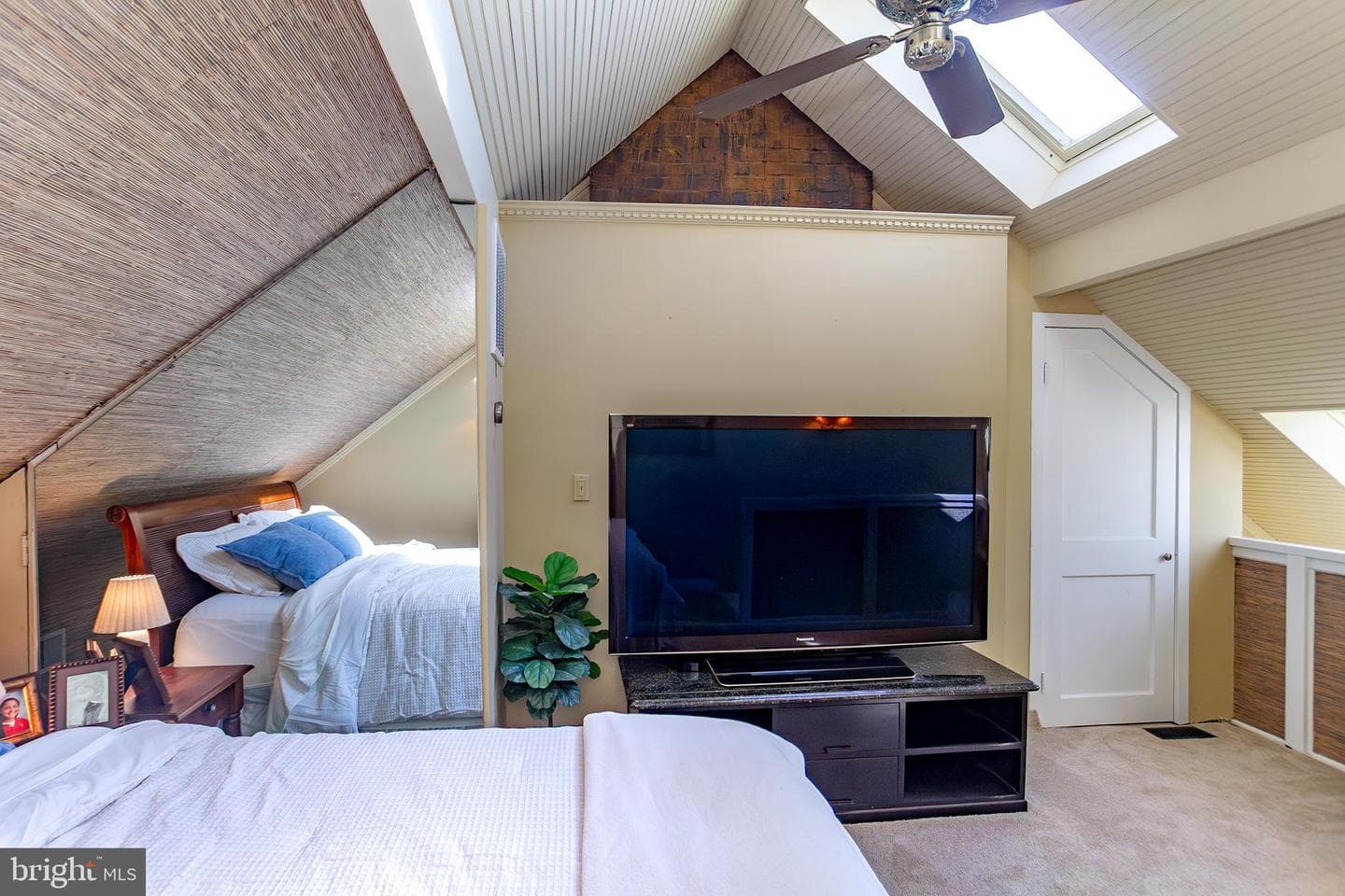 10108 Falls Road photo 31