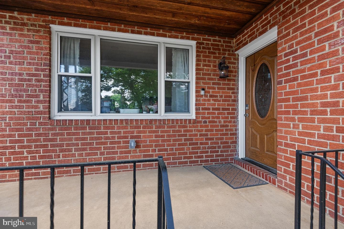 9228 Avondale Road photo 5