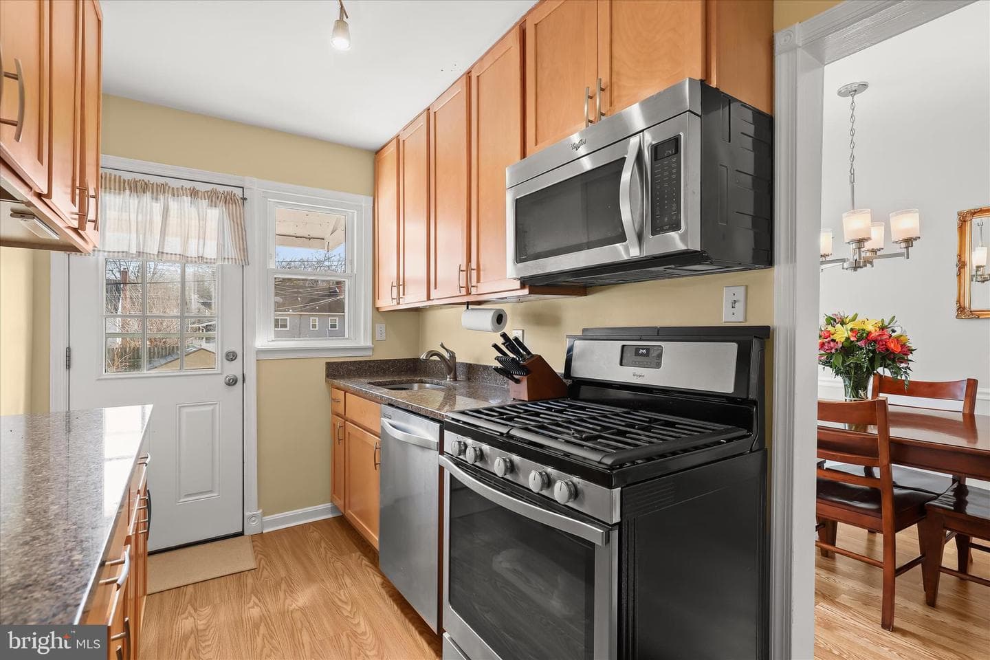 1207 Brewster Street photo 10