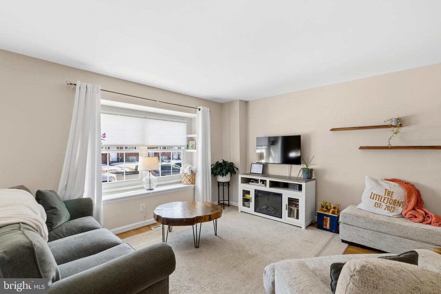 1015 Stormont Circle photo 4