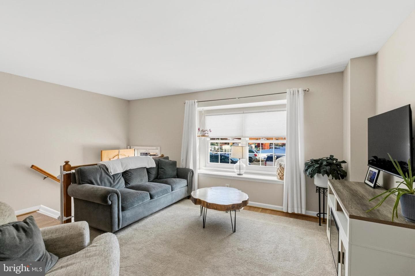 1015 Stormont Circle photo 5