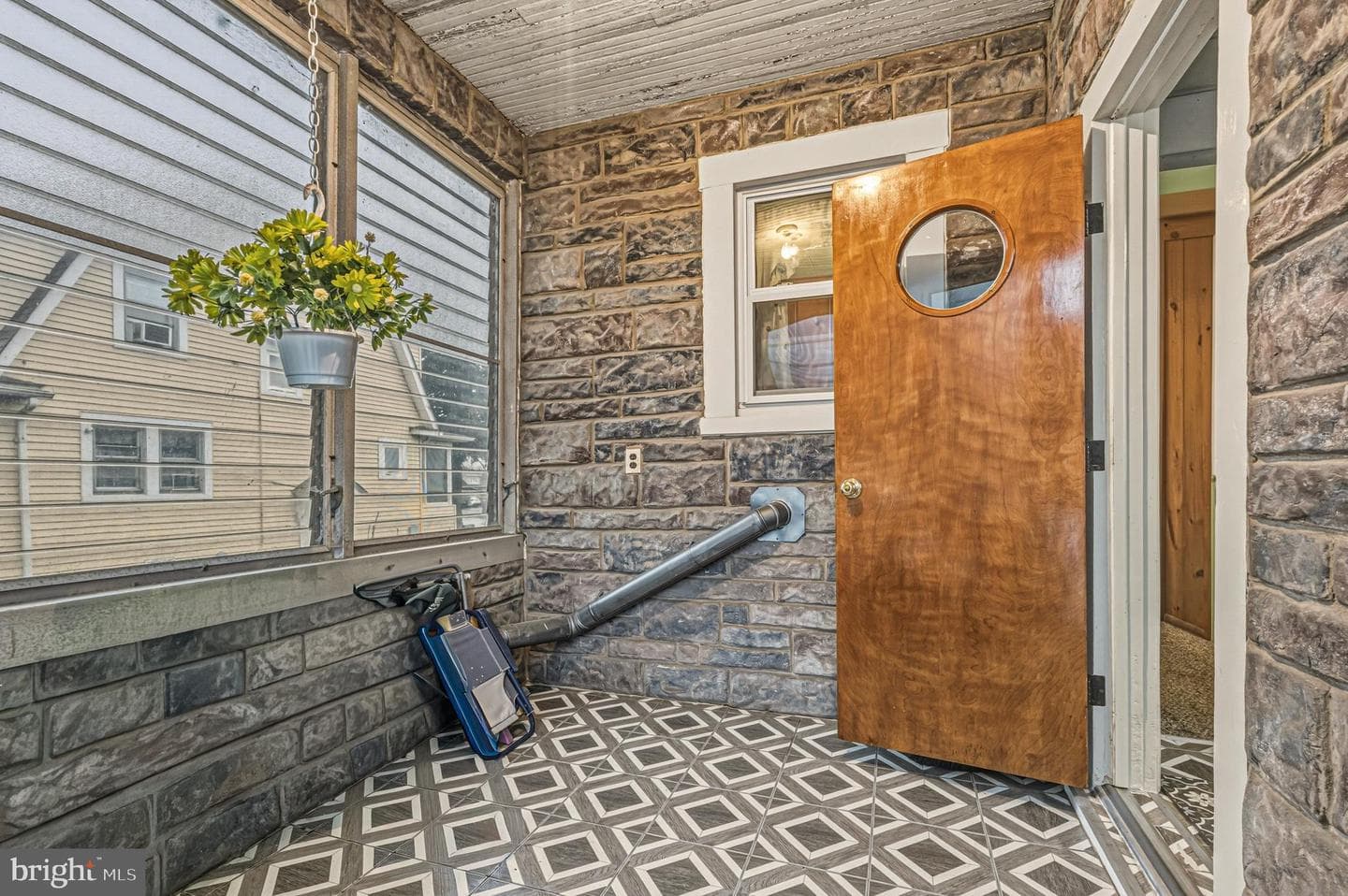 6909 North Point Road photo 21