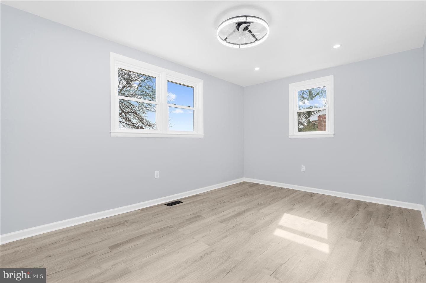229 Sipple Avenue photo 14
