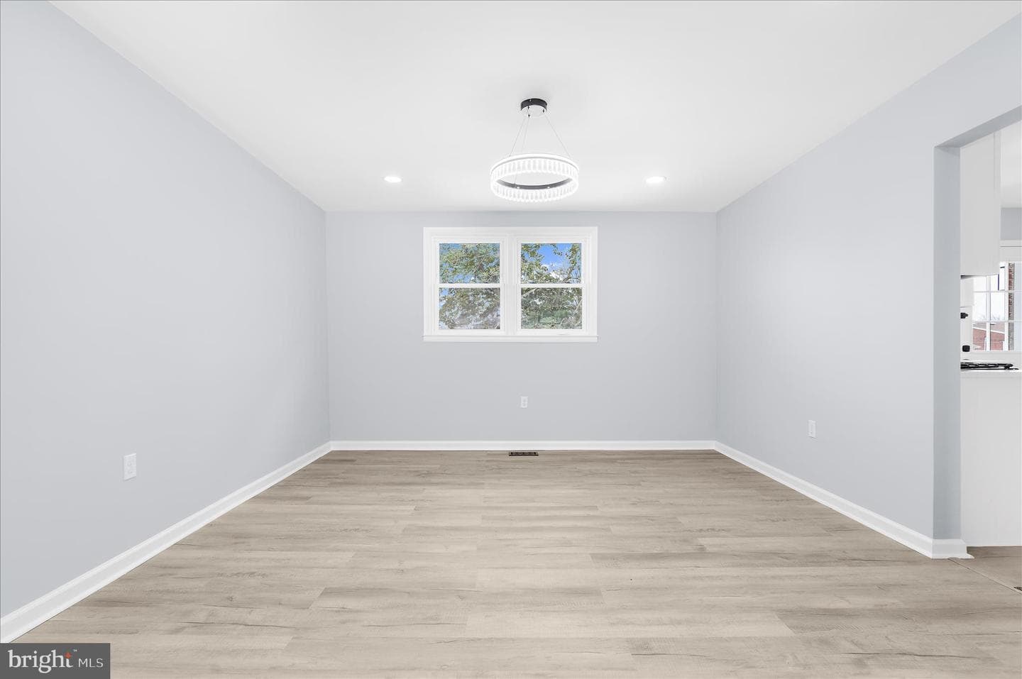 229 Sipple Avenue photo 6