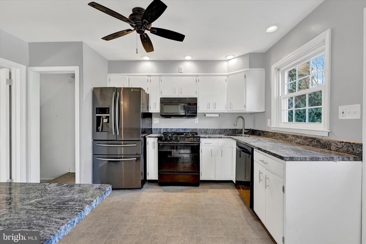 8122 Glen Gary Road photo 14
