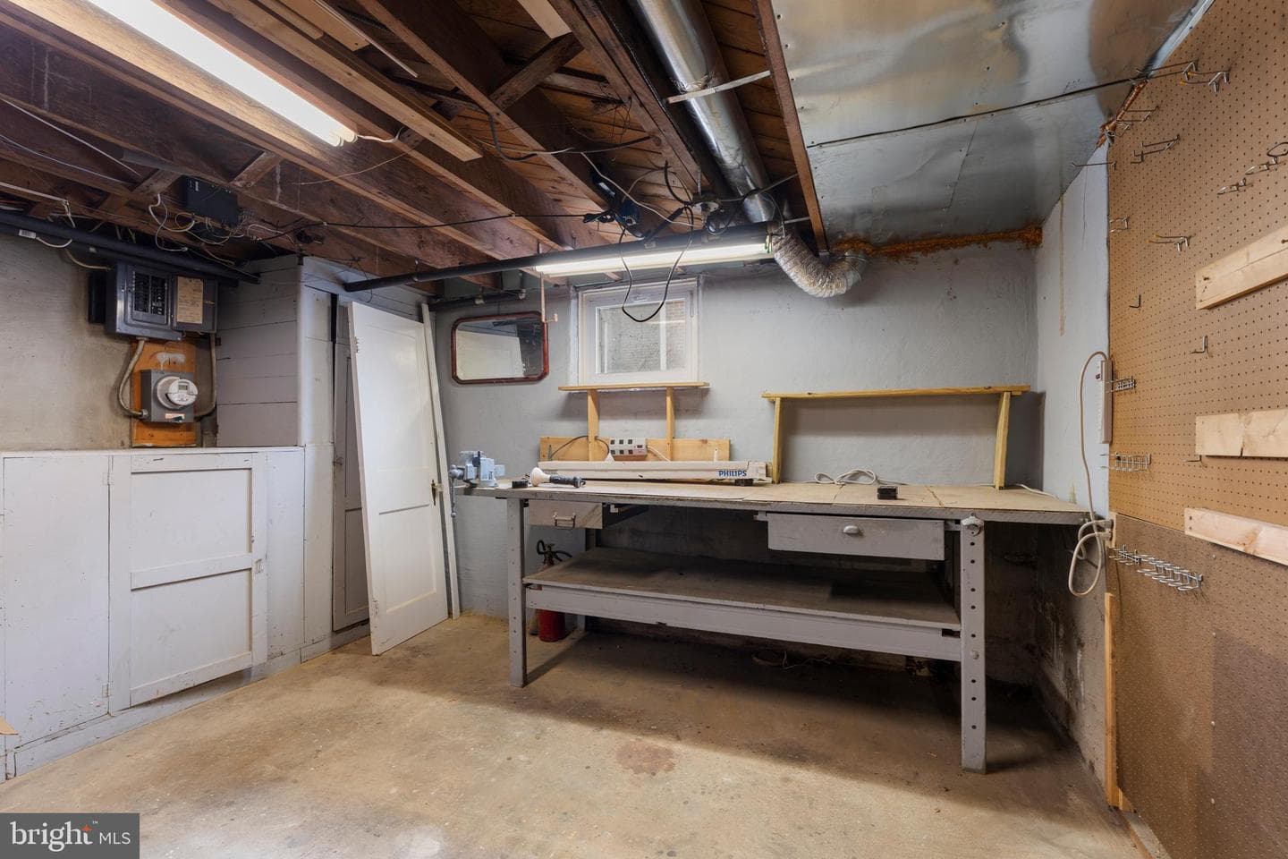 2718 Alden photo 29