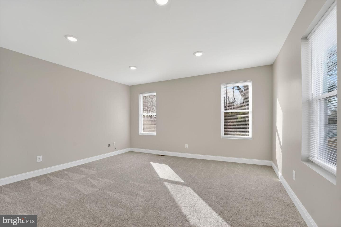 418 1st Avenue photo 18