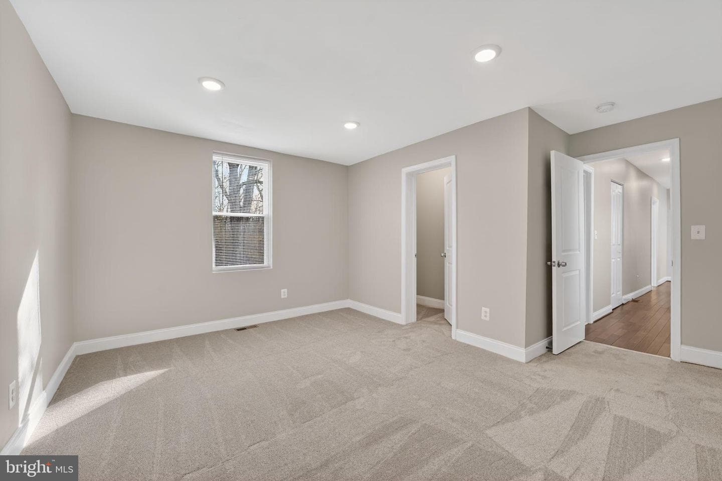 418 1st Avenue photo 23