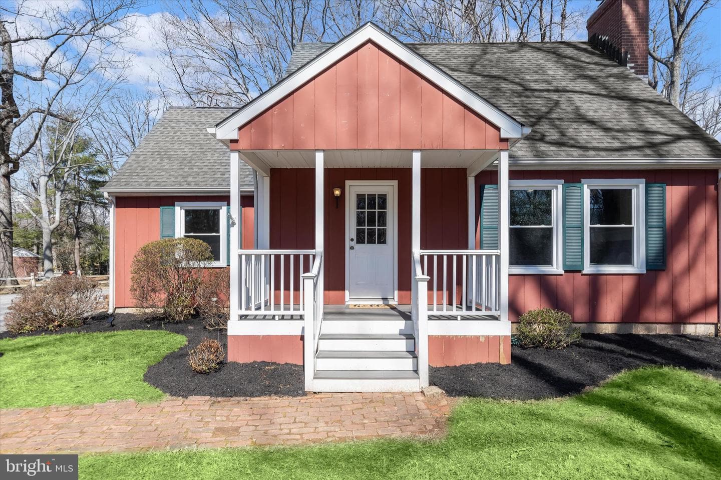 1008 Hart Road photo 3