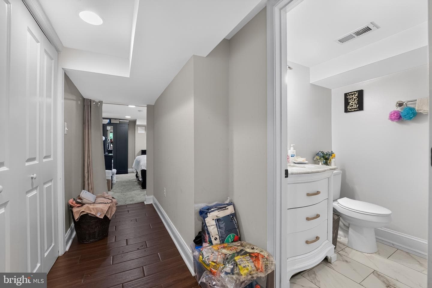5438 Masefield Road photo 24