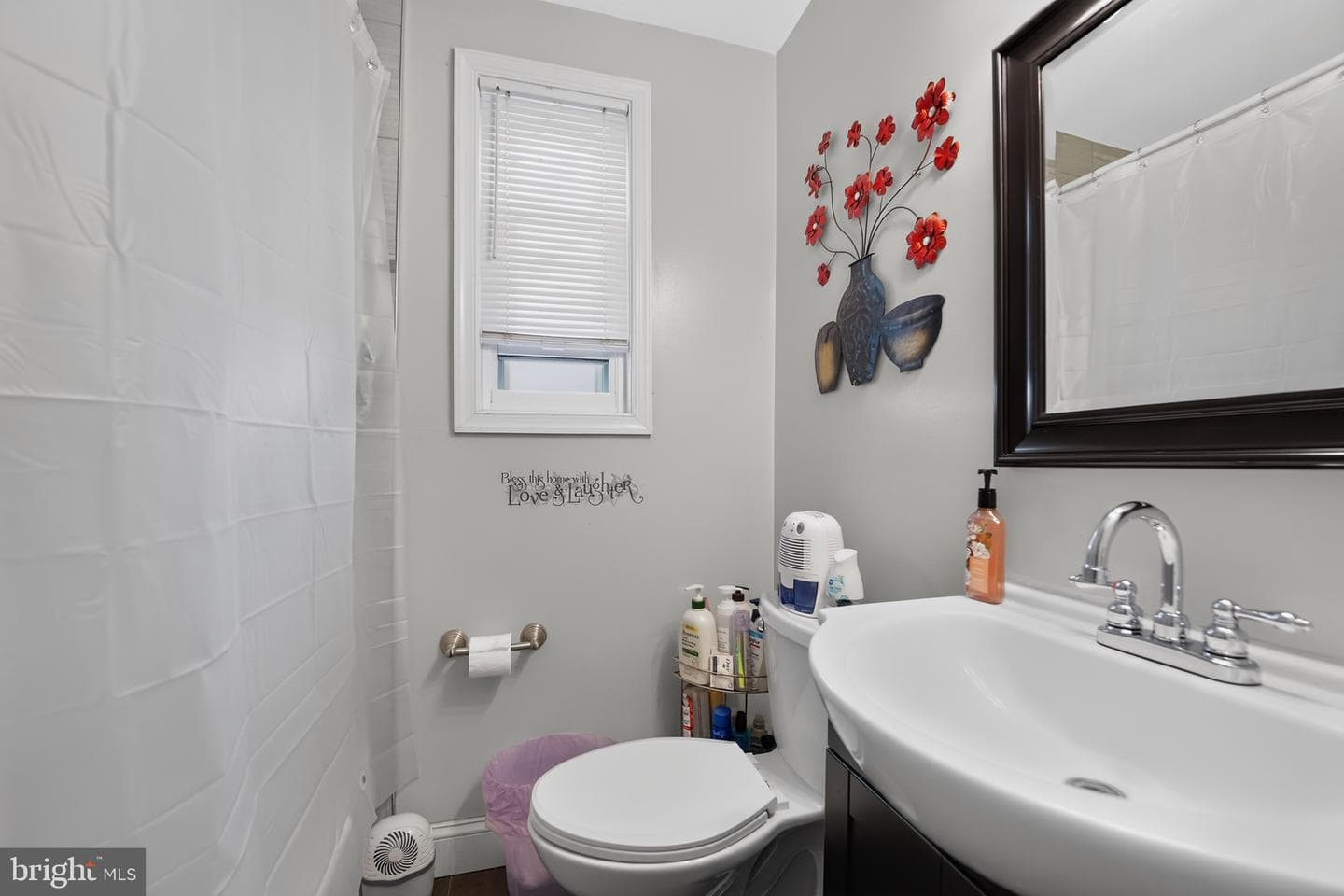 5438 Masefield Road photo 8