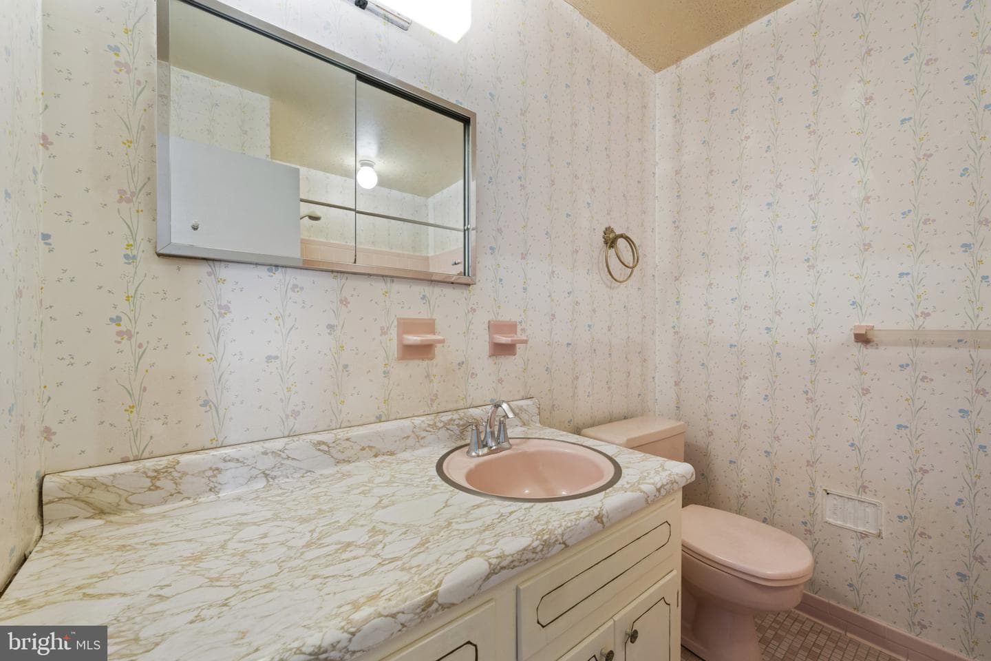 8723 Valleyfield Road photo 21