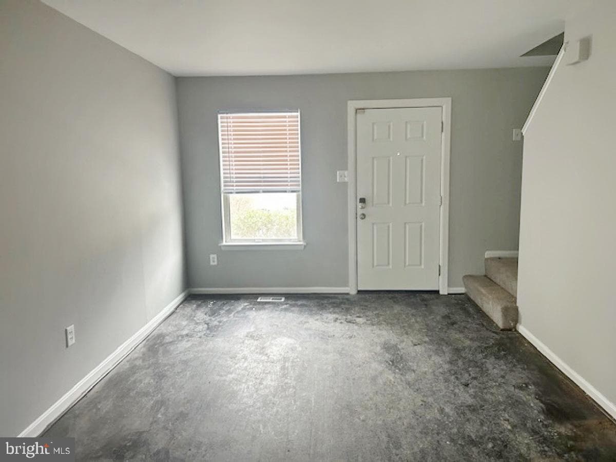 639 Glynock Place photo 5