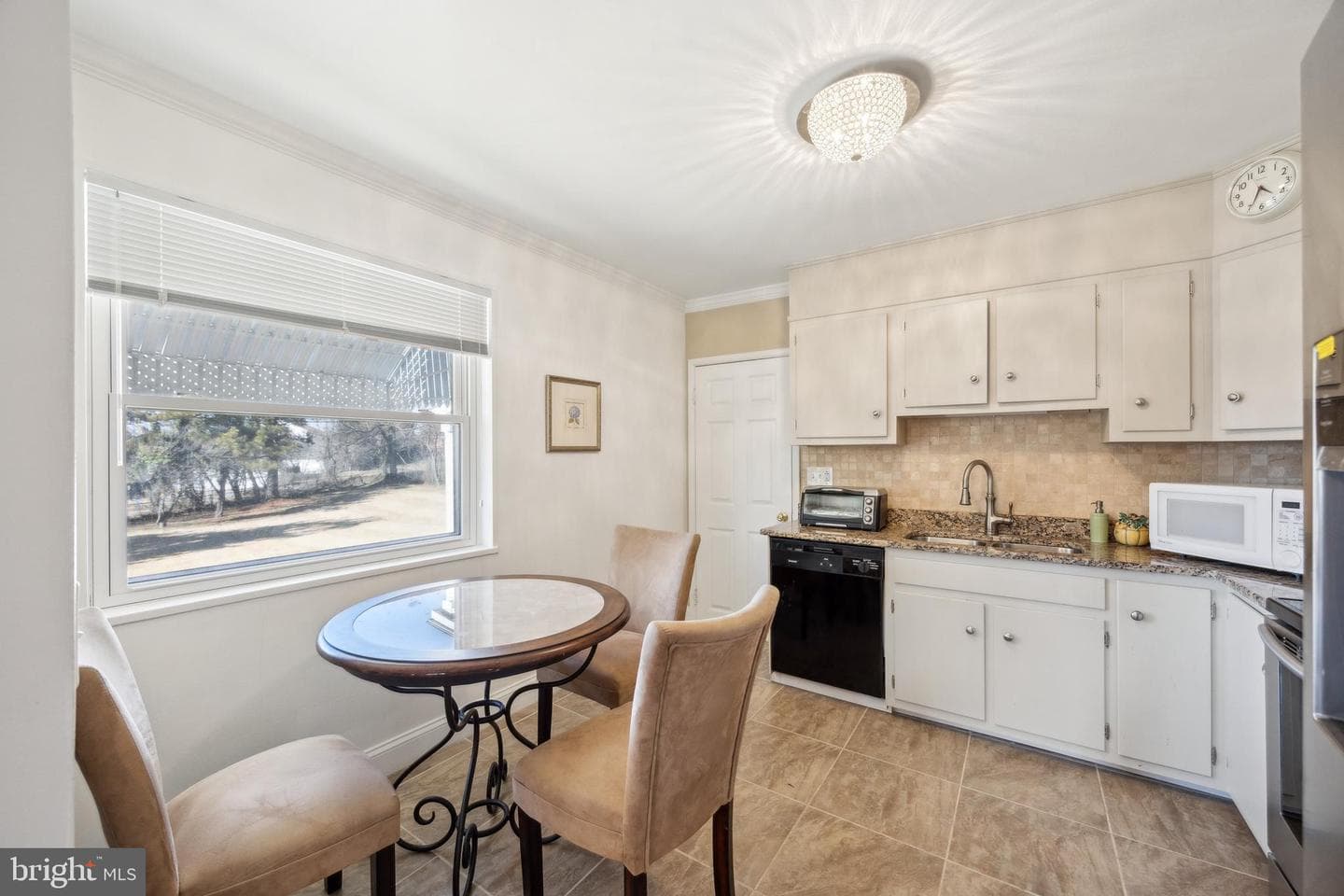 6 E Aylesbury Road photo 6