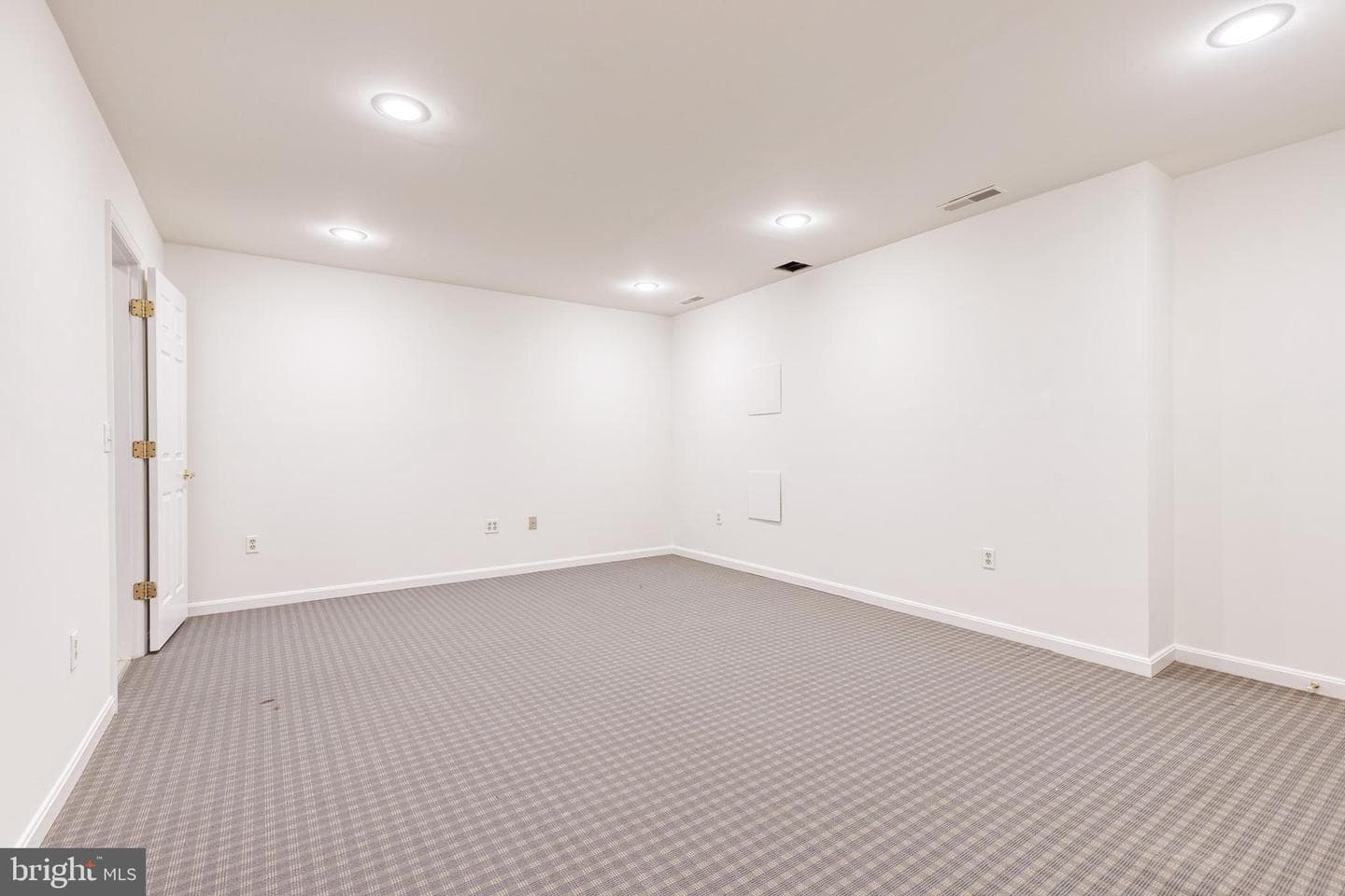 50 Beecham Court photo 42