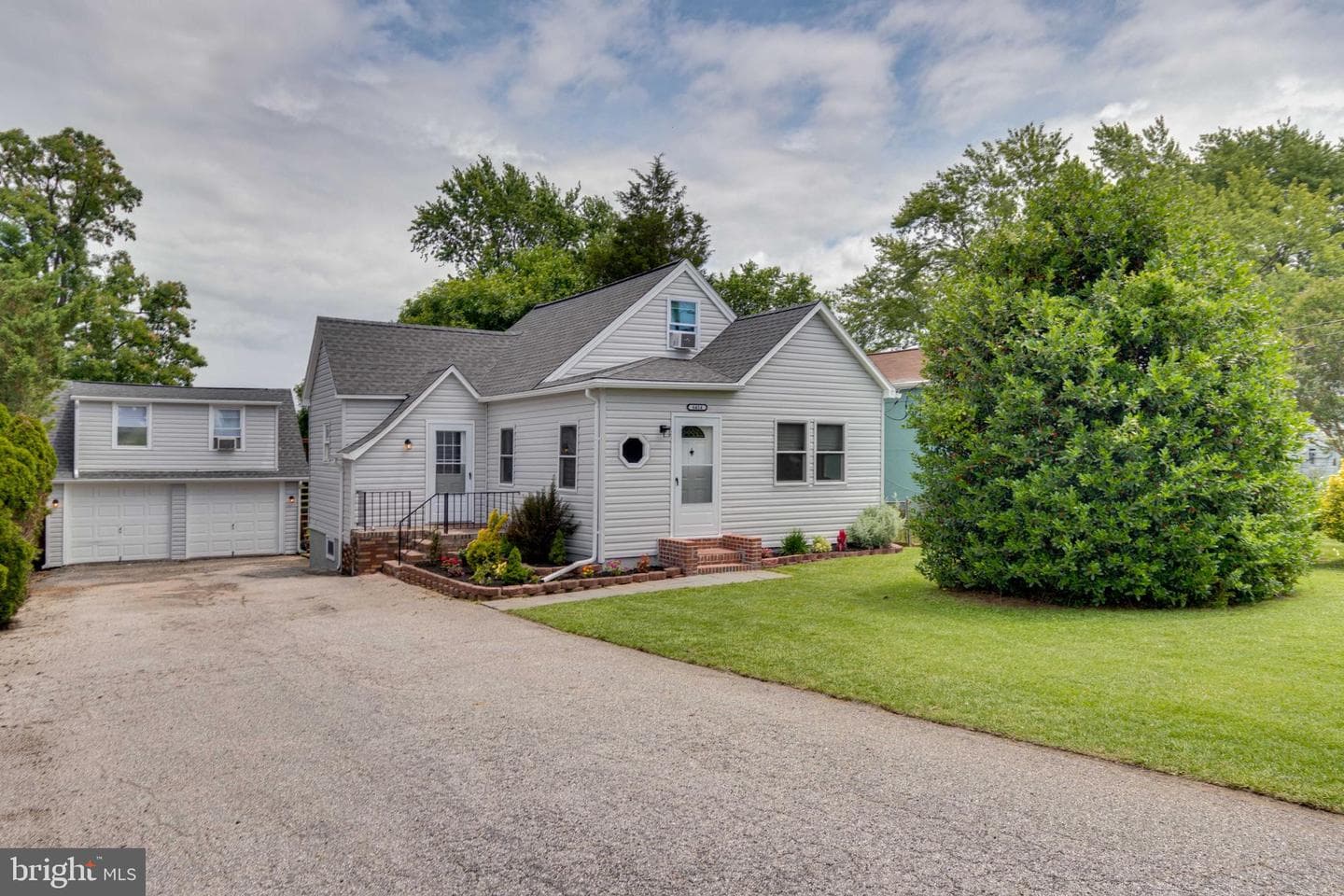 6414 Kenwood photo 1