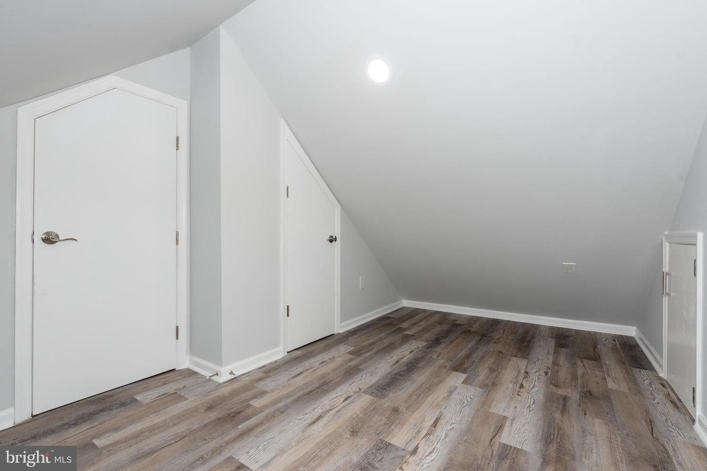 6414 Kenwood photo 32