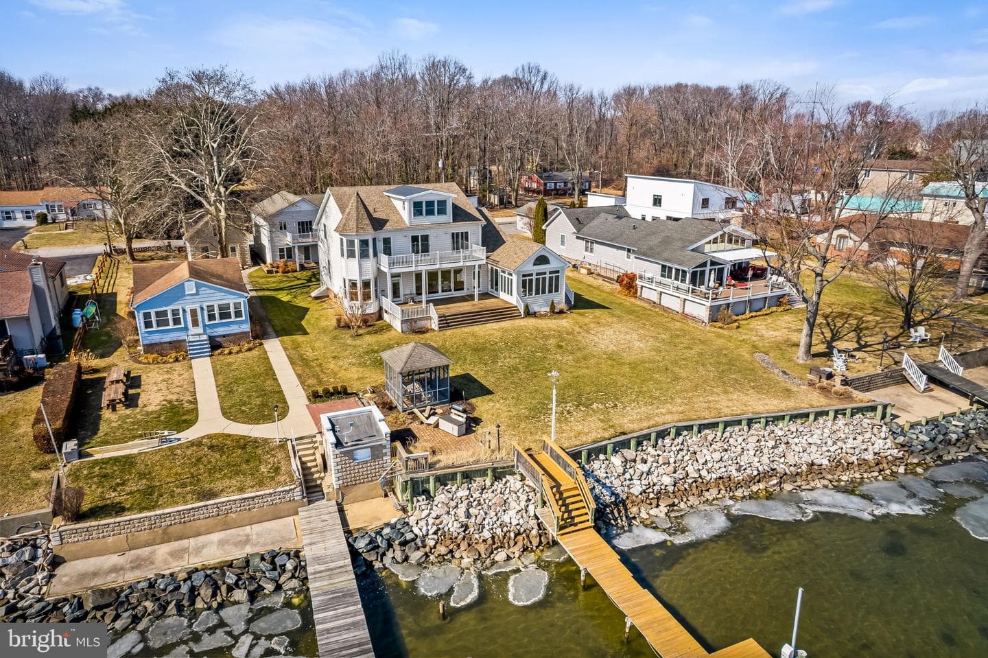 623 Rockaway Beach Avenue photo 24
