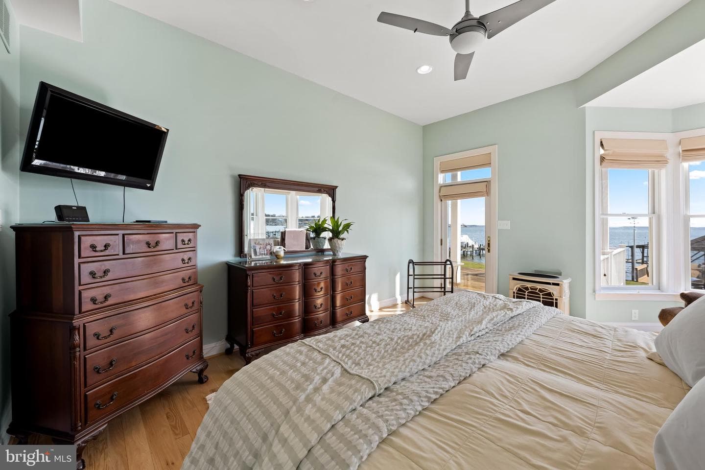 623 Rockaway Beach Avenue photo 48