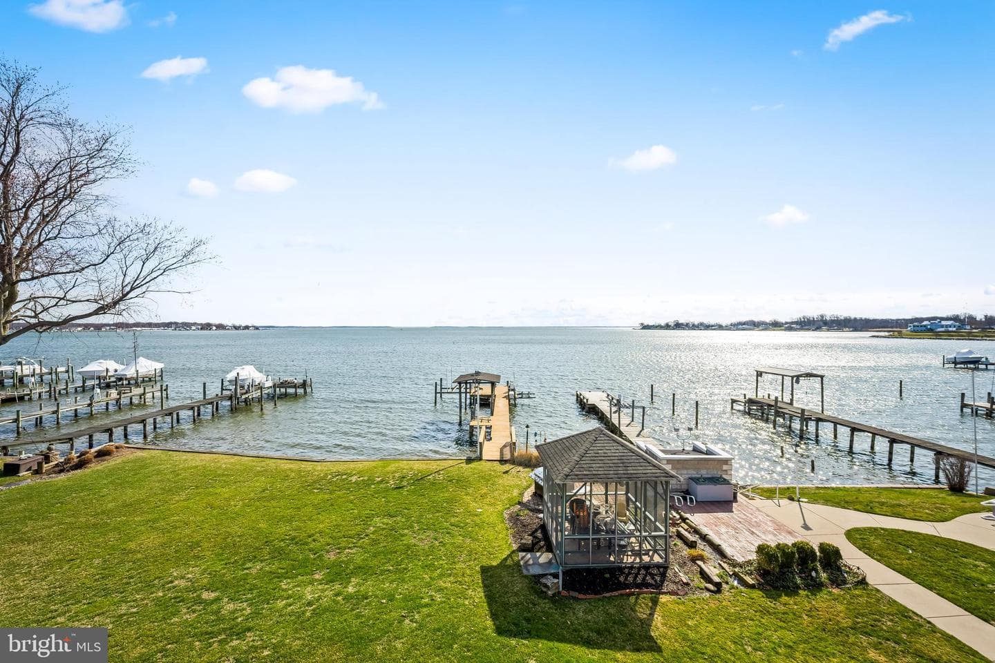 623 Rockaway Beach Avenue photo 85