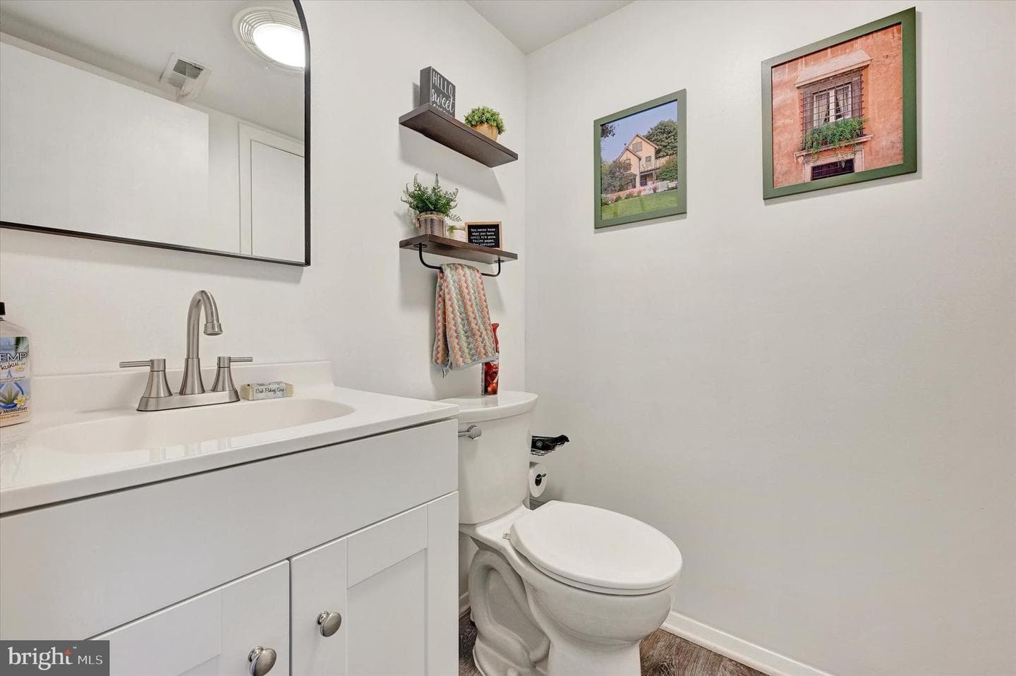 2642 Pearwood Road photo 10