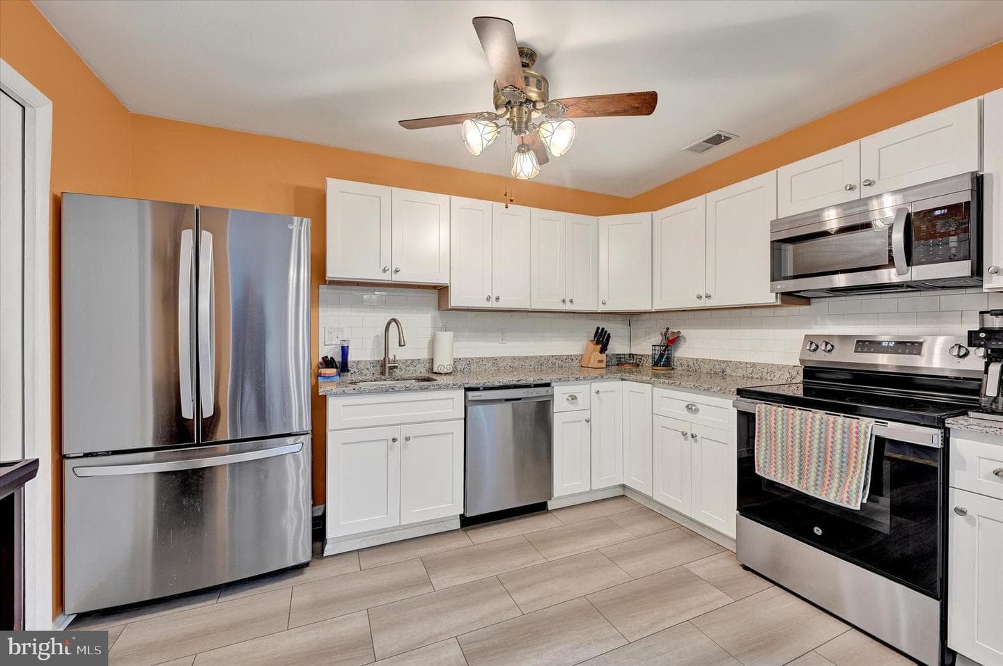 2642 Pearwood Road photo 4
