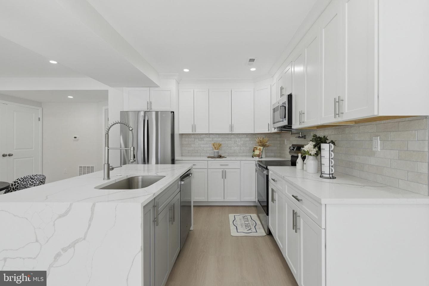 3236 George St photo 9