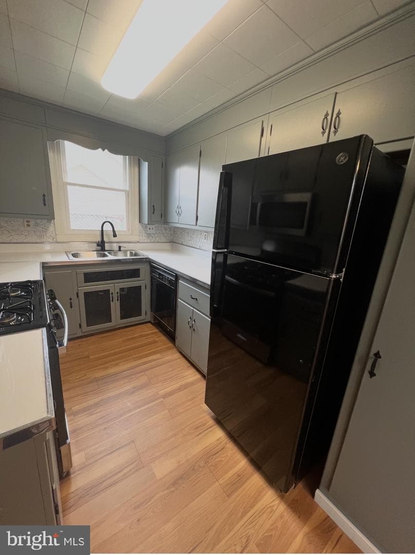 35 Elizabeth Avenue photo 5